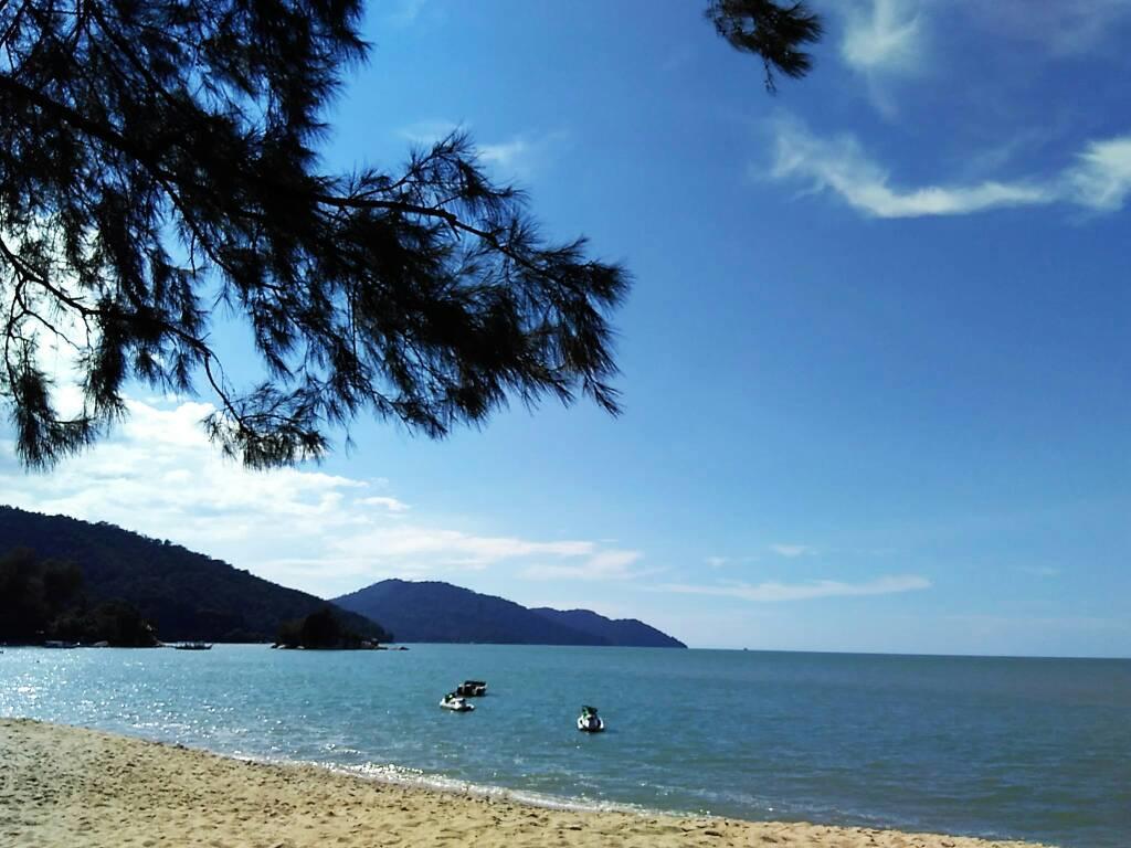 Pinang Beach Apartment @ Bayu Emas Batu Feringgi Dış mekan fotoğraf